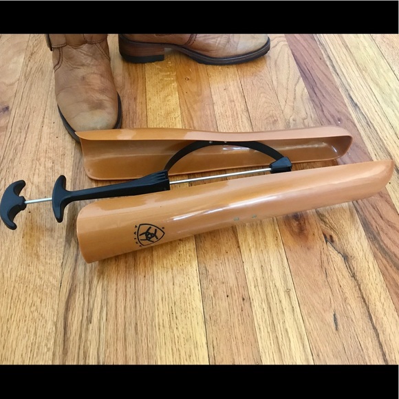 A pair of  “Ariat” adjustable tall boot trees - Picture 3 of 8